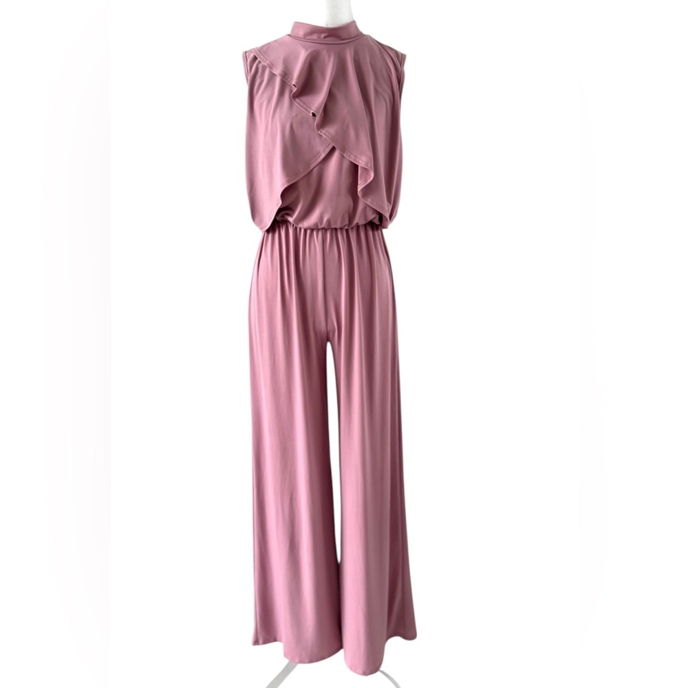 Chic Pink Jumpsuit with Wide-Leg Silhouette and Blouson Top